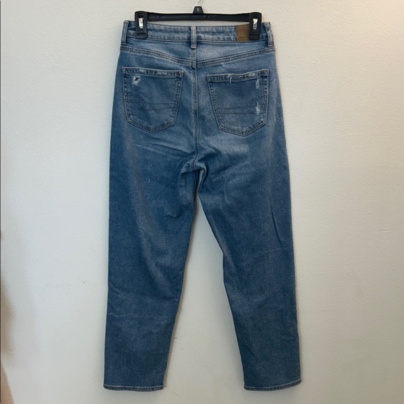 AE Mom Straight Jean - Picture 2 of 10